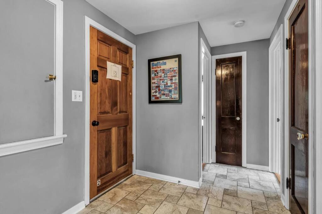 Gorgeous 2 Queen Bedroom Apartment In North Buffalo With 70 Inch Tv Eksteriør billede