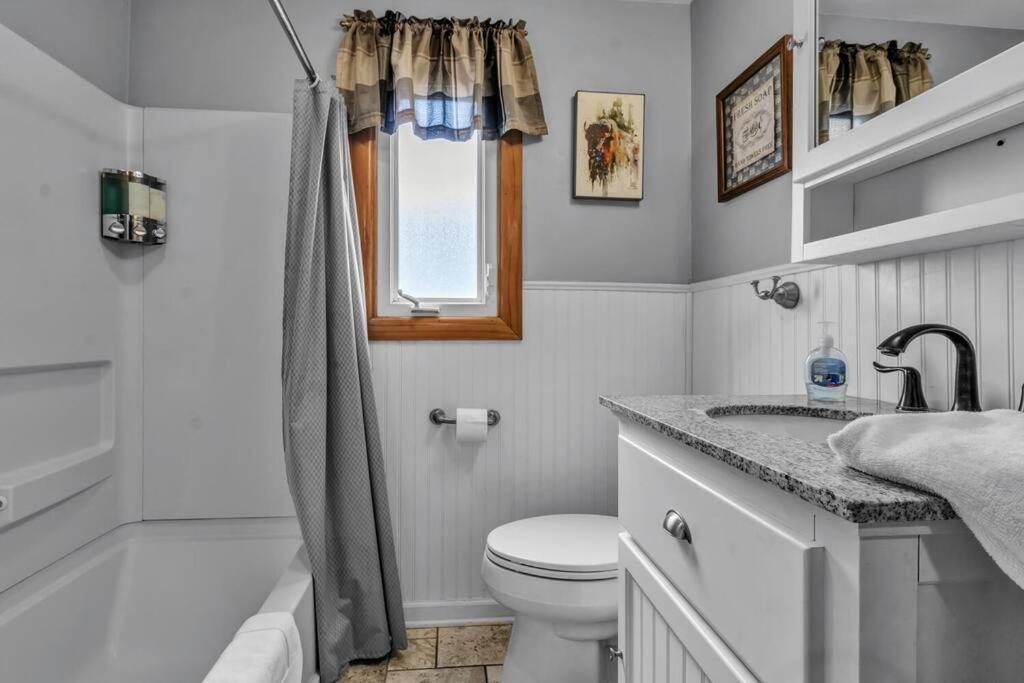 Gorgeous 2 Queen Bedroom Apartment In North Buffalo With 70 Inch Tv Eksteriør billede