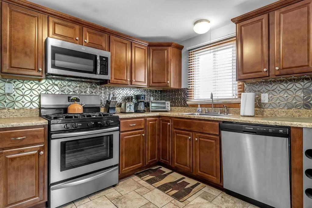 Gorgeous 2 Queen Bedroom Apartment In North Buffalo With 70 Inch Tv Eksteriør billede