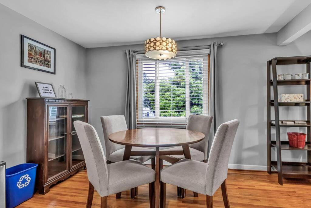 Gorgeous 2 Queen Bedroom Apartment In North Buffalo With 70 Inch Tv Eksteriør billede